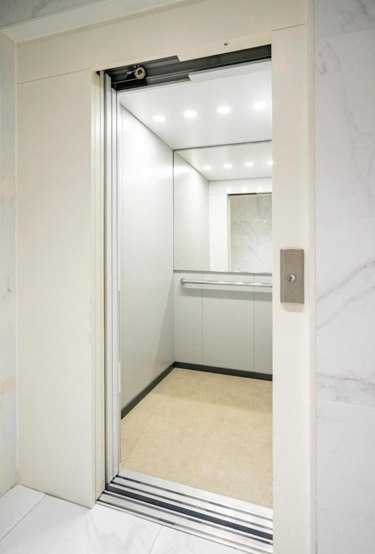 Modern Double Room With Private Balcony Montijo Exteriör bild