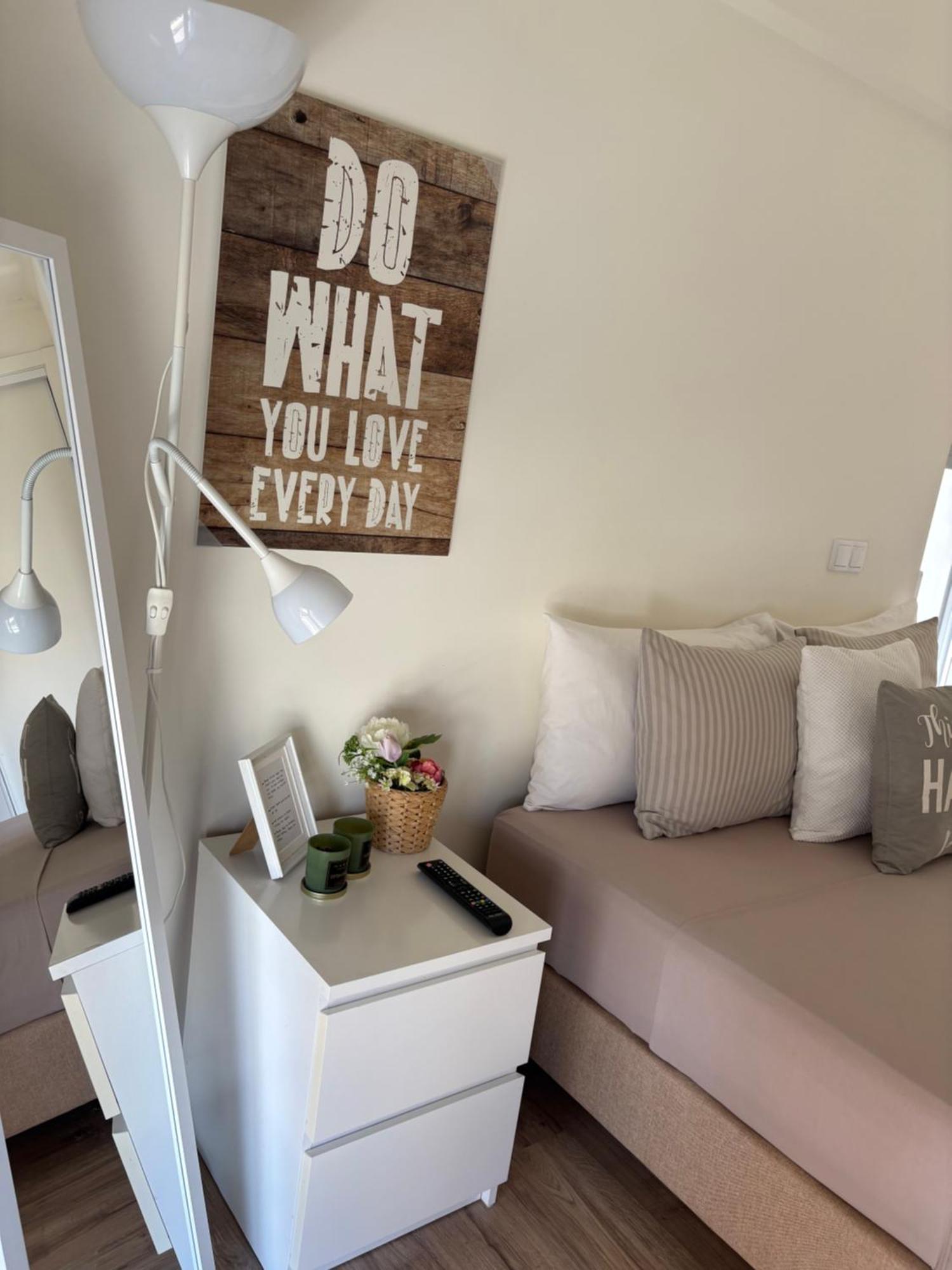 Modern Double Room With Private Balcony Montijo Exteriör bild